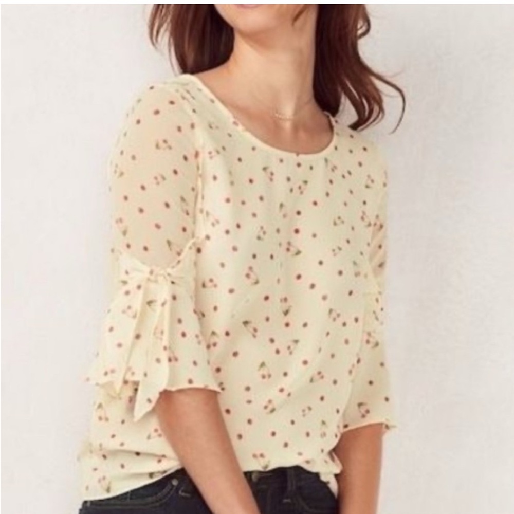Lauren Conrad Cream Red Cherry Top Ruffle Sleeve Size Medium